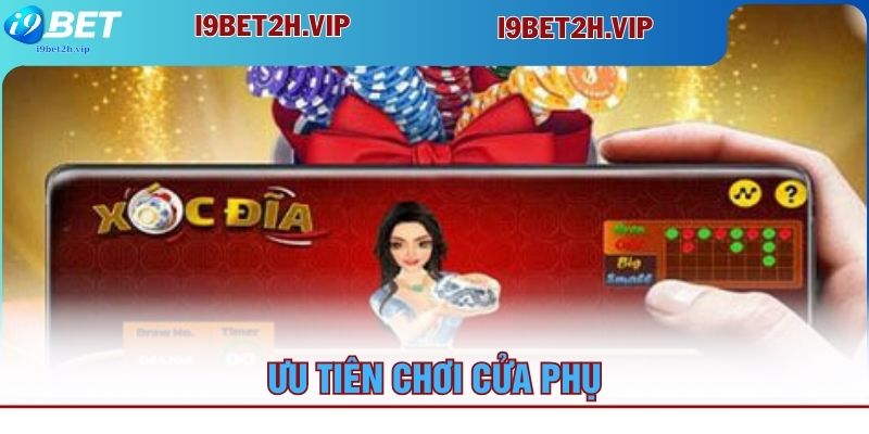 uu-tien-choi-cua-phu-voi-meo-choi-xoc-dia